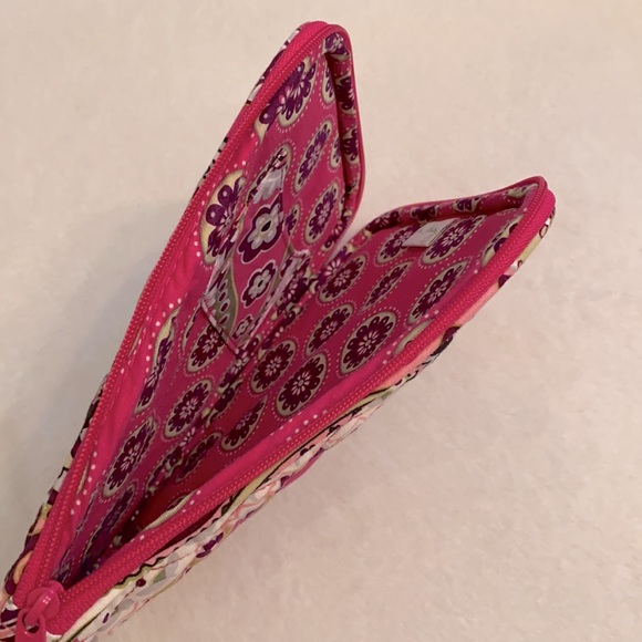 {VB} Vera Bradley | Very Berry Paisley Quilted E-Reader Sleeve Case (11485-063) - Picture 8 of 16